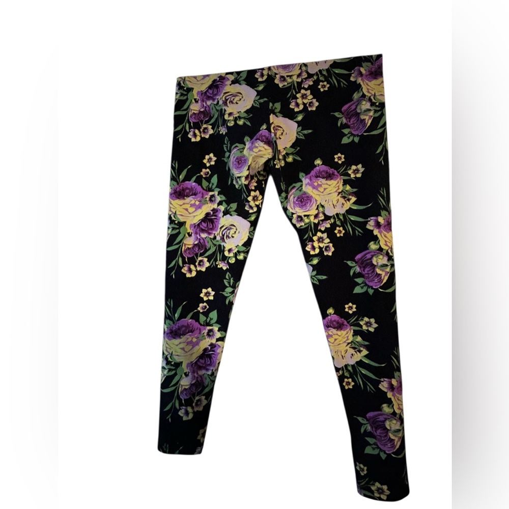 TC Lularoe leggings, black with floral print - Picture 3 of 3